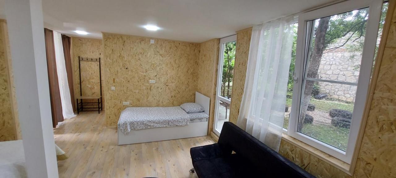 Guest House Mart Villa Martvili Buitenkant foto