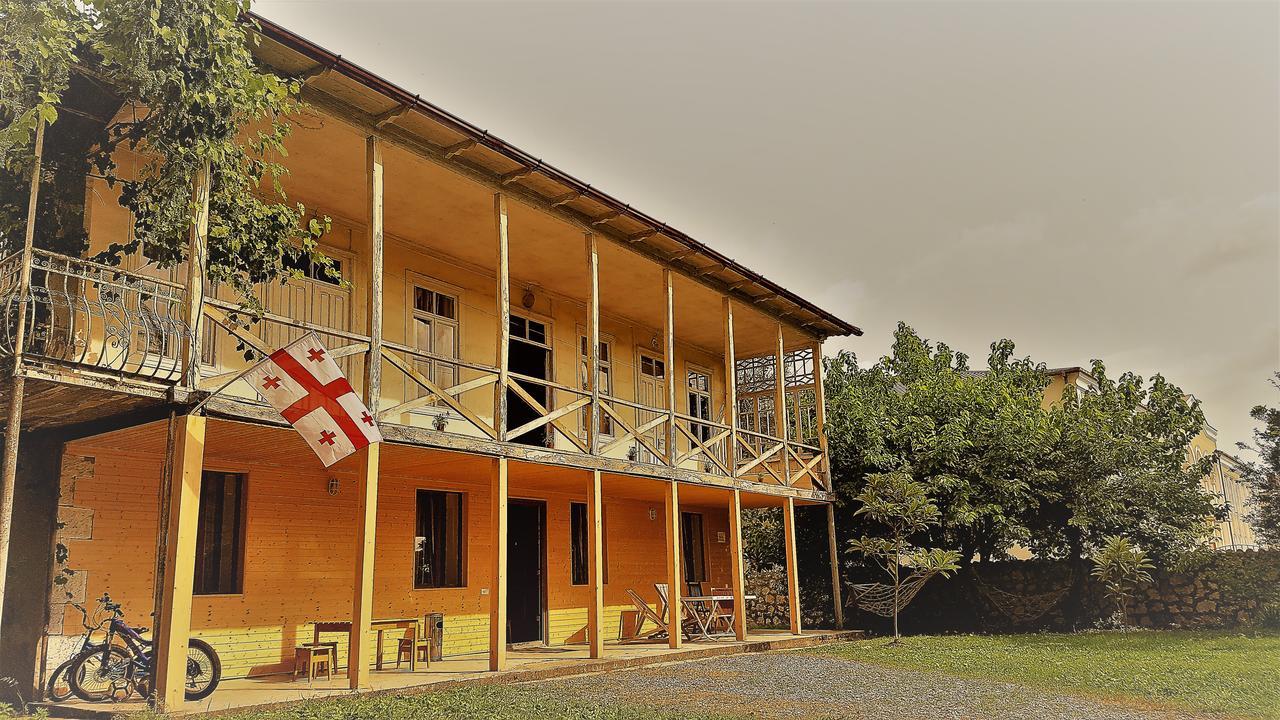 Guest House Mart Villa Martvili Buitenkant foto
