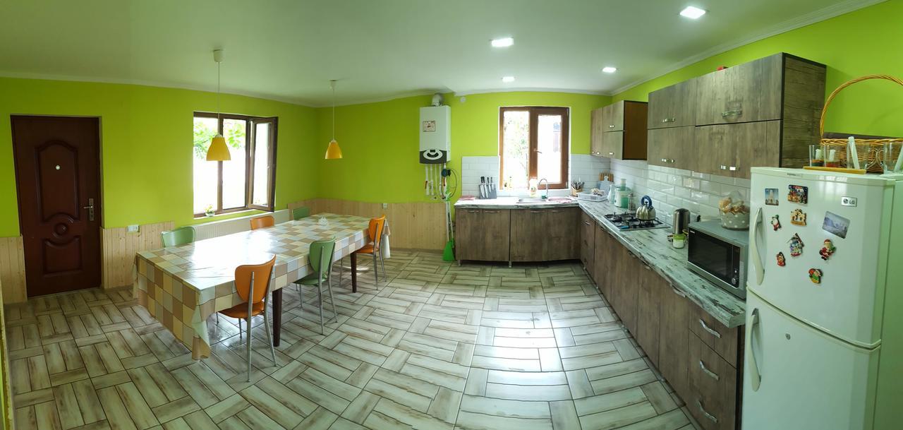 Guest House Mart Villa Martvili Buitenkant foto
