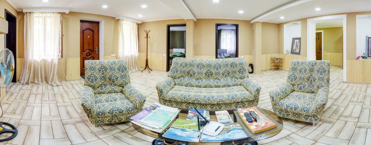 Guest House Mart Villa Martvili Buitenkant foto