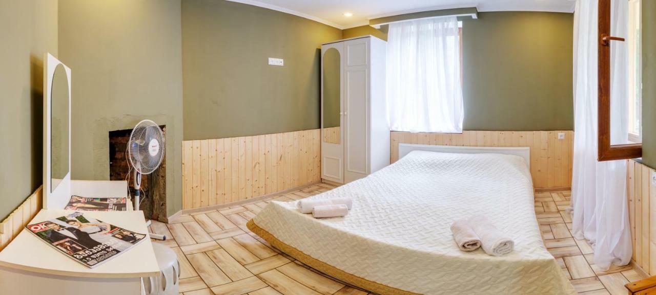 Guest House Mart Villa Martvili Buitenkant foto